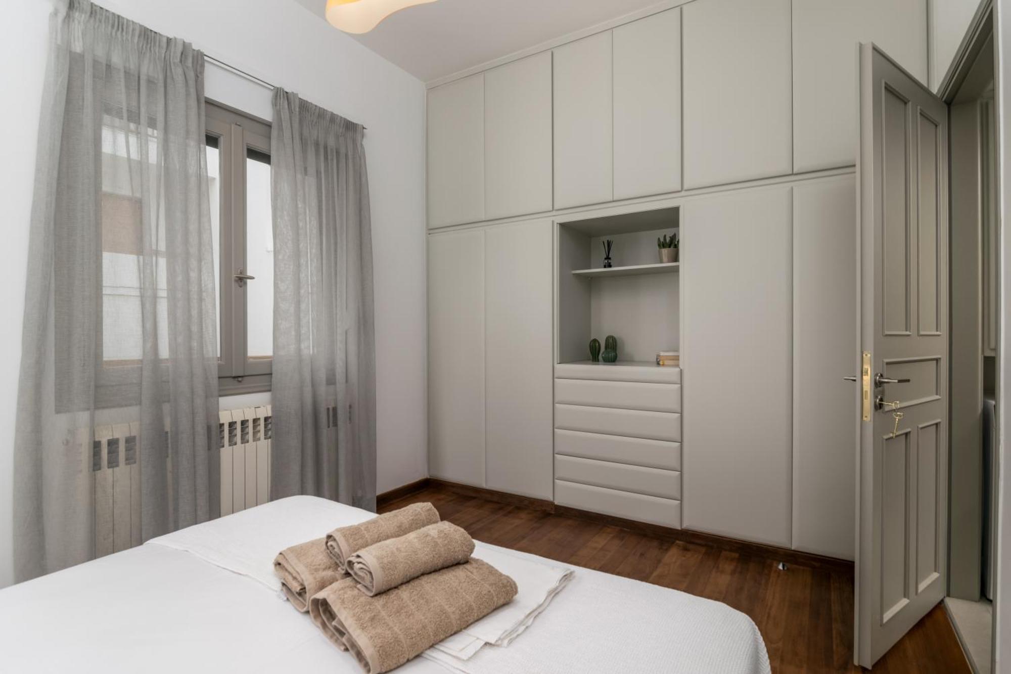 Areti'S Milos Guesthouses Adamantas  Esterno foto