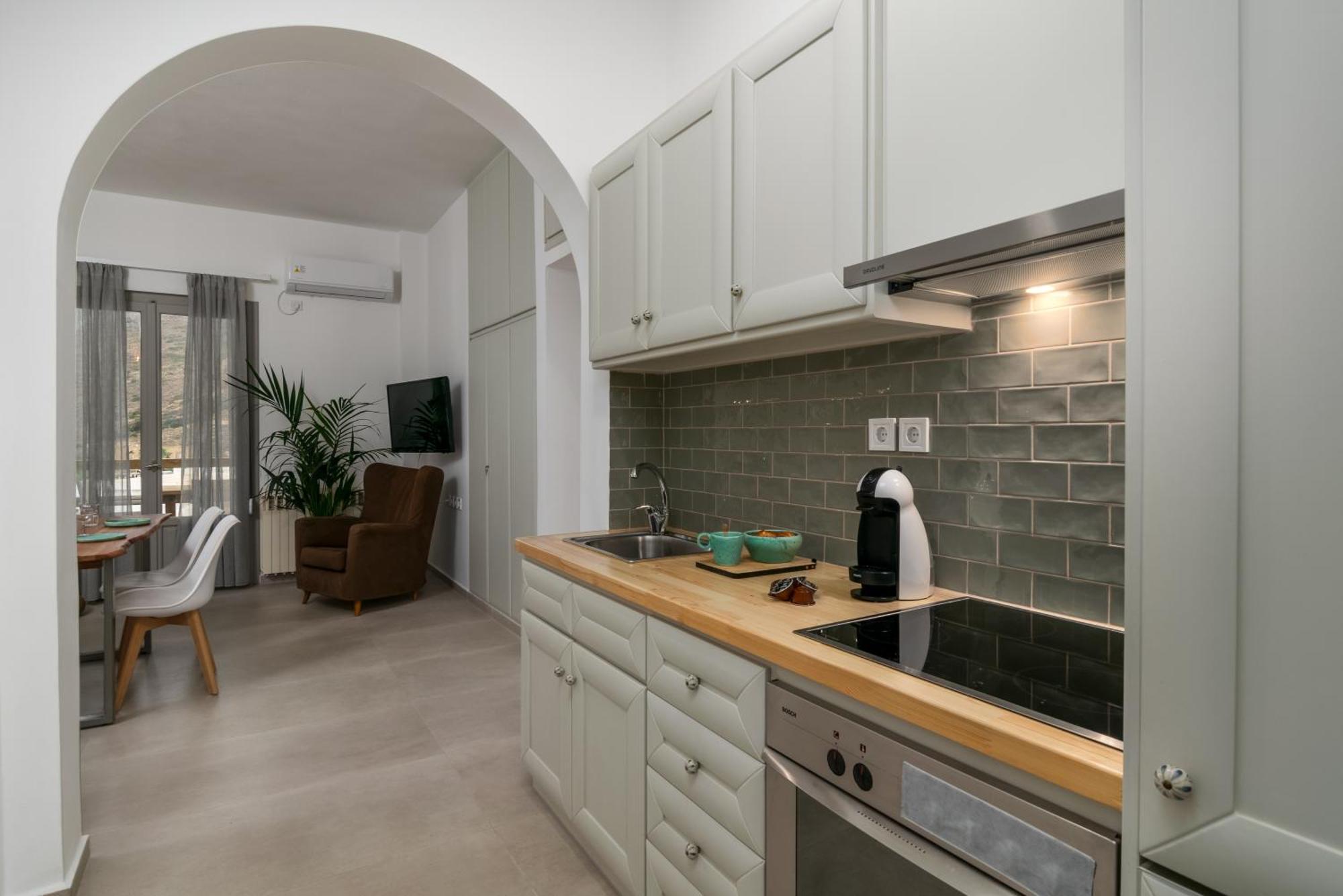 Areti'S Milos Guesthouses Adamantas  Esterno foto